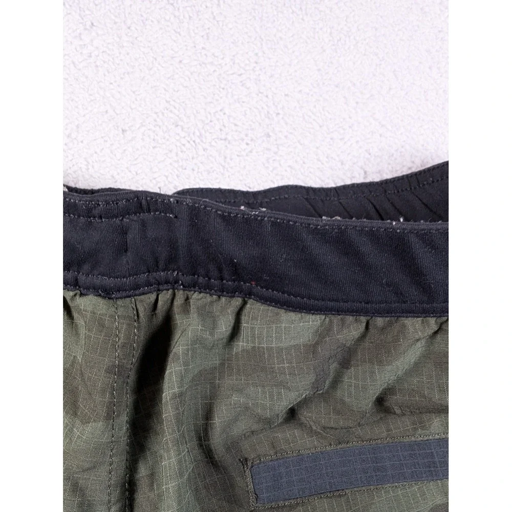 Vuori Kore Shorts Mens XXL Green Camo 2-in-1 Lined Athletic Training 7.5 Inseam